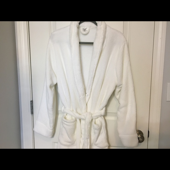 Bath Robe - Picture 2 of 7